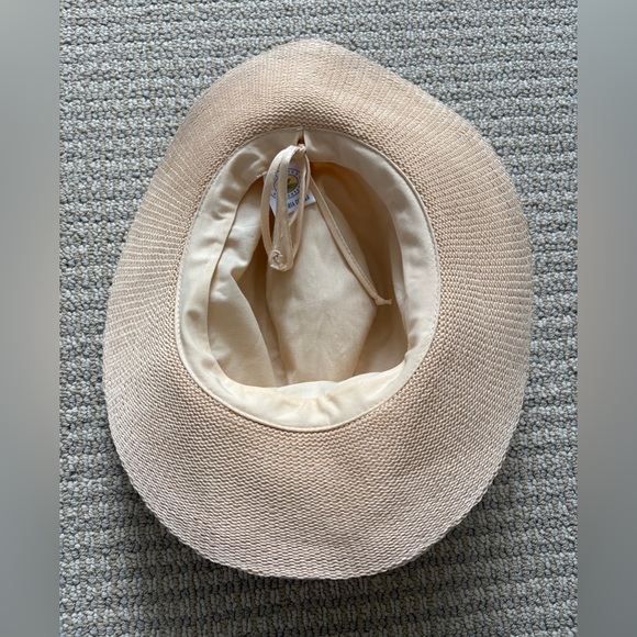 Wallaroo Hat Wide Brim, Packable & Adjustable Beige Sun Hat main image 4